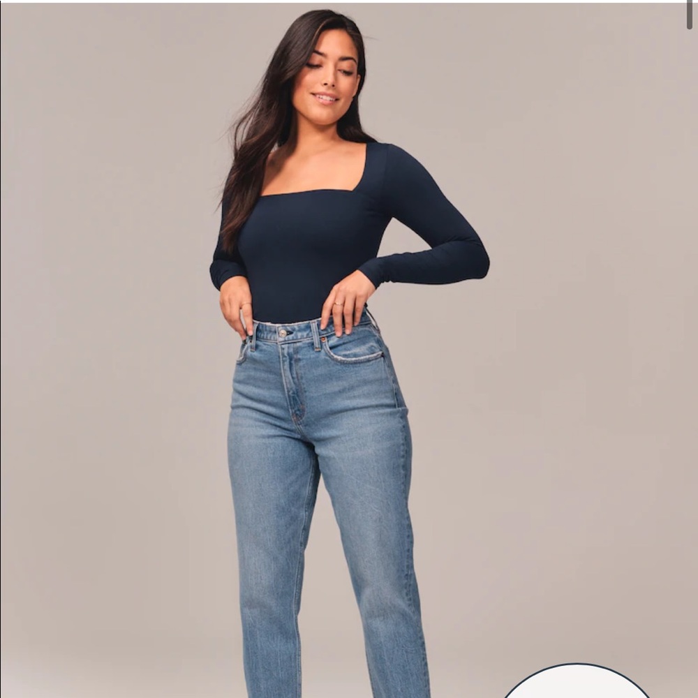 A&F Curve Love Mom High Rise Jean 25
